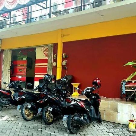 Pringgondani Guesthouse Pandanaran Hills เซอมารัง ภายนอก รูปภาพ